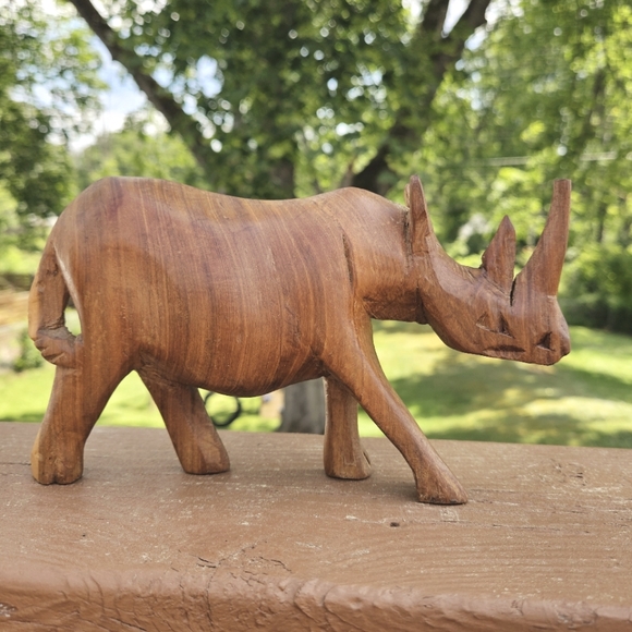 Handcarved Wood Rhino 8" x 4.5" - Picture 1 of 7